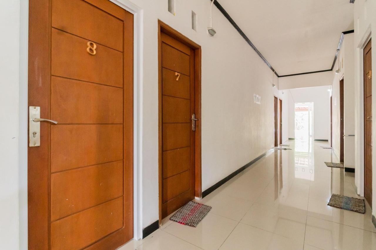 فندق Reddoorz Near Terminal Bubulak بوكور المظهر الخارجي الصورة